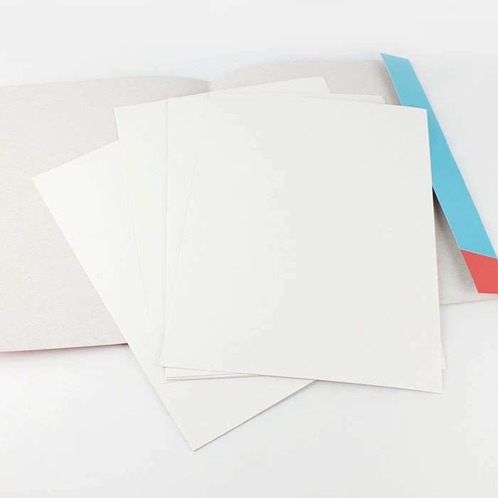 Картон белый А4 8л. "Жирафики" в папке