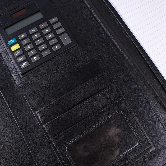 Папка бизнес-органайзер к/з 33х25см +калькулятор+блок А4, чёрного цвета Папка бизнес-органайзер к/з 33х25см +калькулятор+блок А4, чёрного цвета