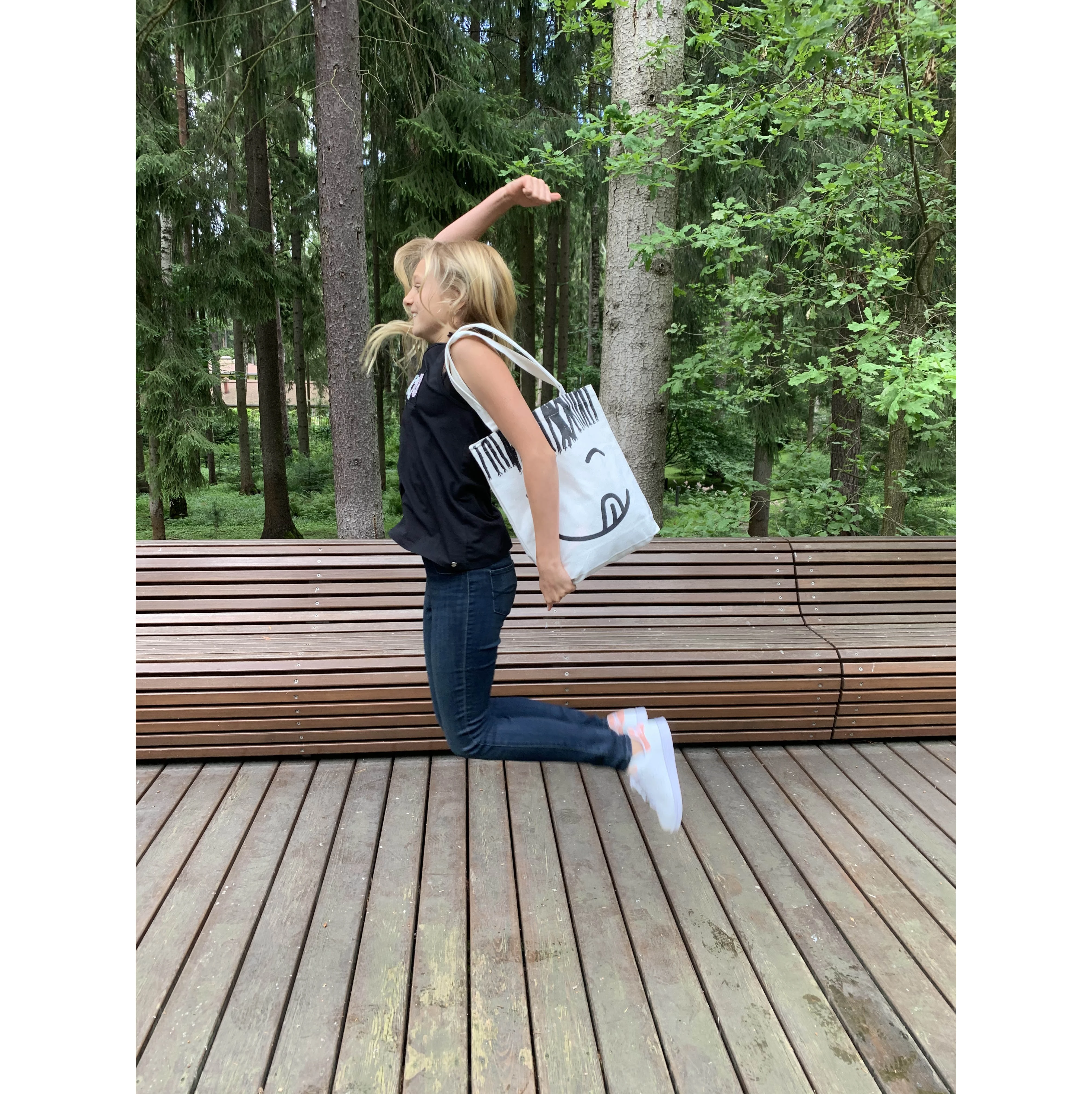 СУМКА-ШОППЕР WHITE "УЛЫБКА" 34х36 см СУМКА-ШОППЕР WHITE "УЛЫБКА" 34х36 см