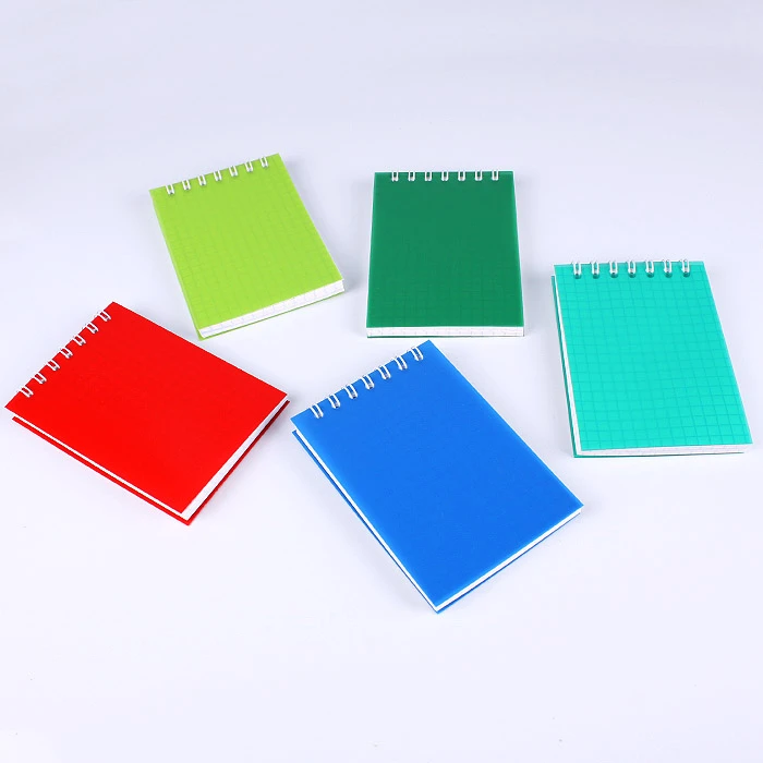 Блокнот 7*10см 60л пластиковая обложка ассорти на гребне плотность 55гр/м2 Блокнот 7*10см 60л пластиковая обложка ассорти на гребне плотность 55гр/м2