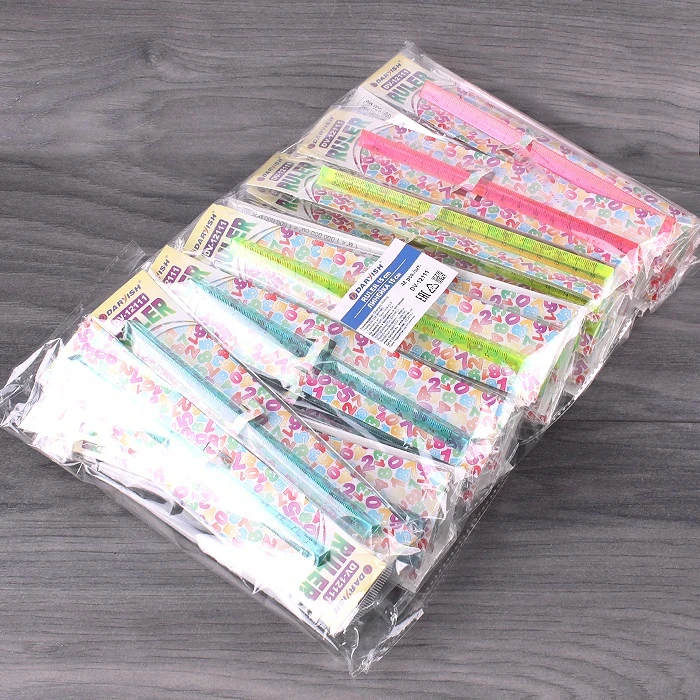 Линейка 15см пластиковая в форме треугольной призмы Линейка 15см пластиковая в форме треугольной призмы