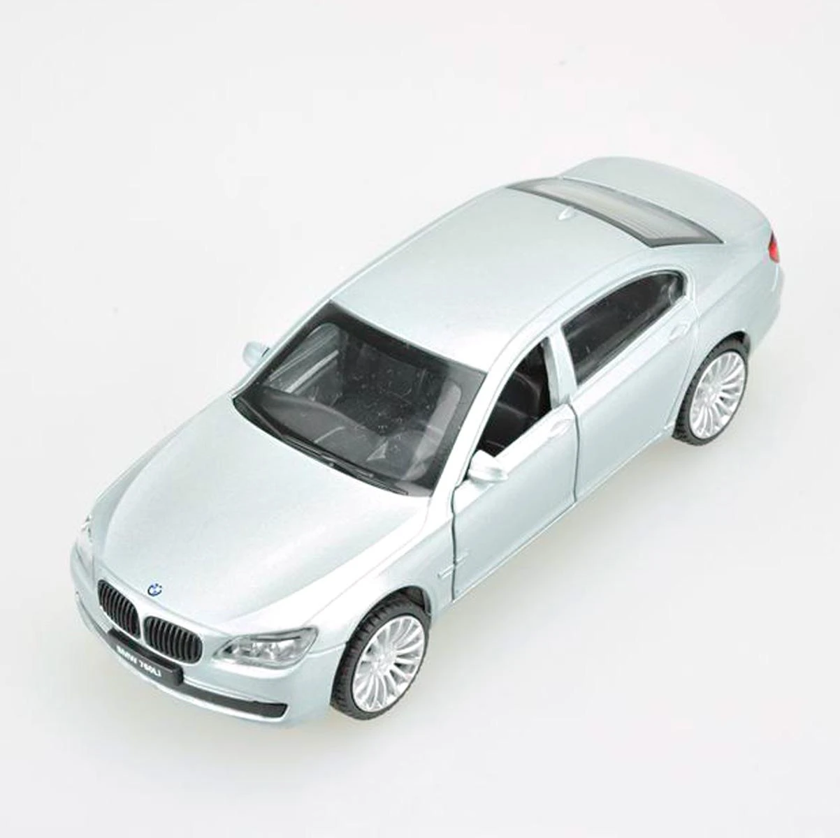 Машина металлическая 1:46 BMW 760 LI. Дв.Откр., цв. сереб., инерц. 58008