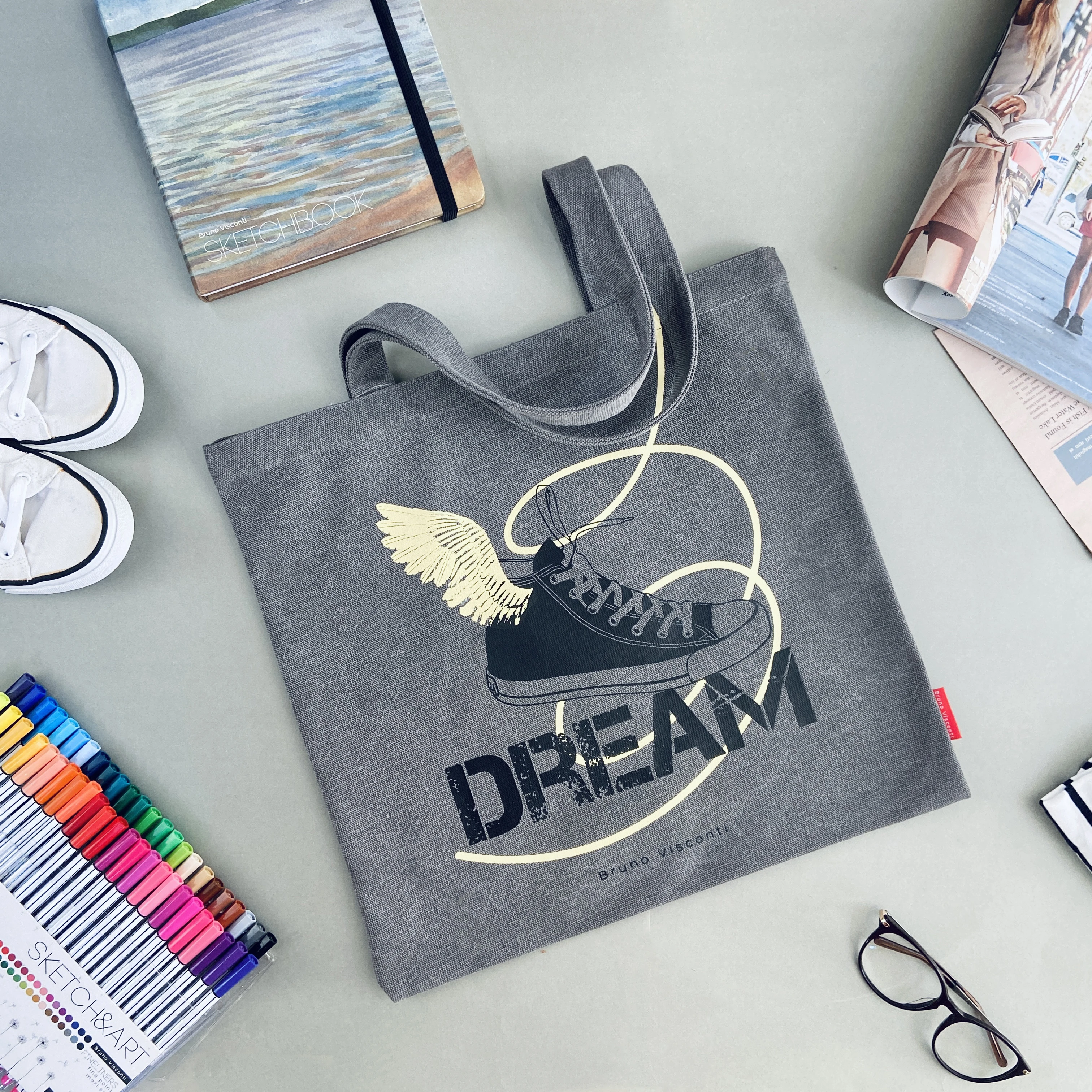 СУМКА-ШОППЕР КВАДРАТНАЯ, СЕРАЯ "МЕЧТА" 39x39 cm СУМКА-ШОППЕР КВАДРАТНАЯ, СЕРАЯ "МЕЧТА" 39x39 cm