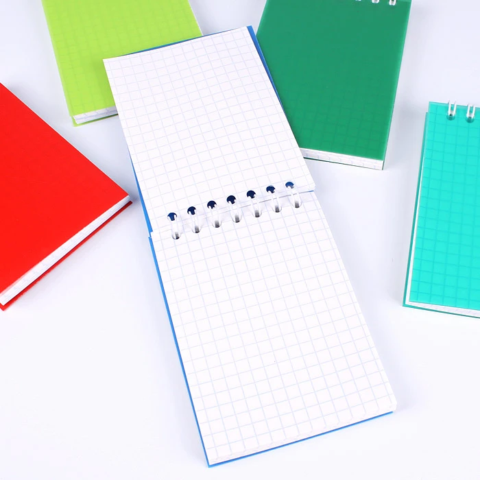 Блокнот 7*10см 60л пластиковая обложка ассорти на гребне плотность 55гр/м2 Блокнот 7*10см 60л пластиковая обложка ассорти на гребне плотность 55гр/м2