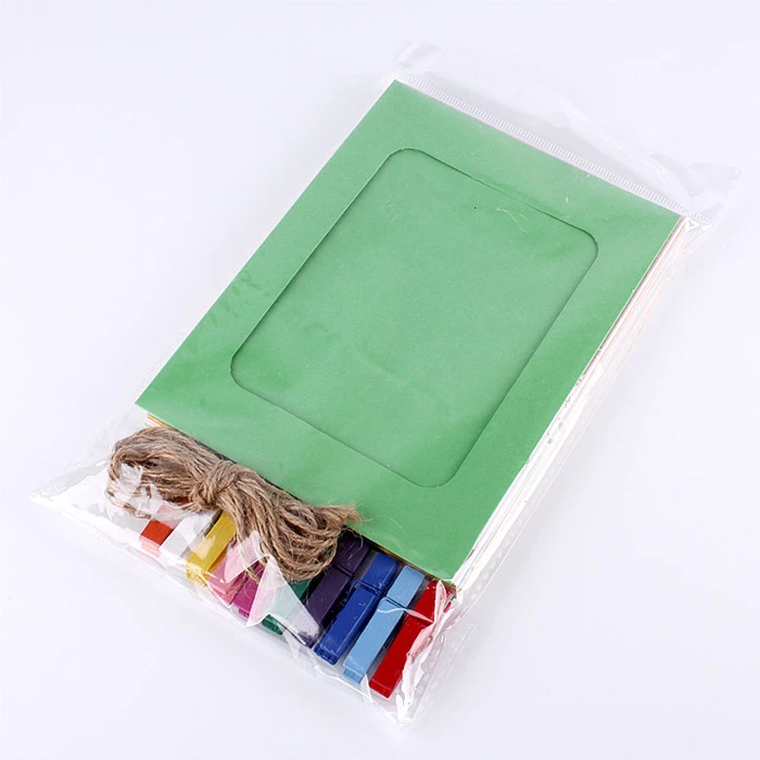 Растяжка с фоторамками цветная 8*10,5 см (10 бум.рамок + 10 прищепок + шпагат)